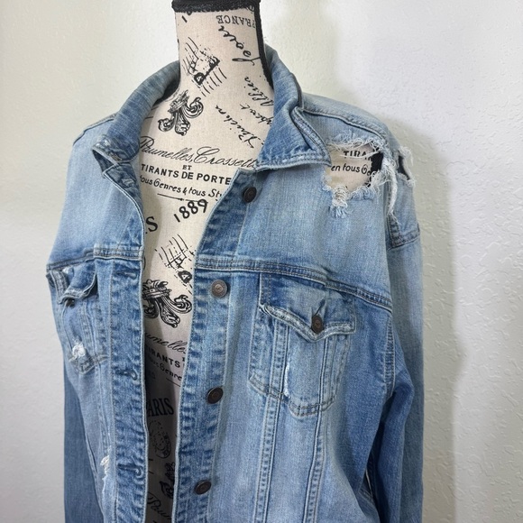 Hollister Distressed button front denim Light Blue Distressed Jean Jacket - Picture 5 of 10